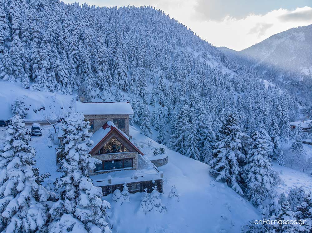 legrandchalet_drone_onparnassos3_1000.jpg