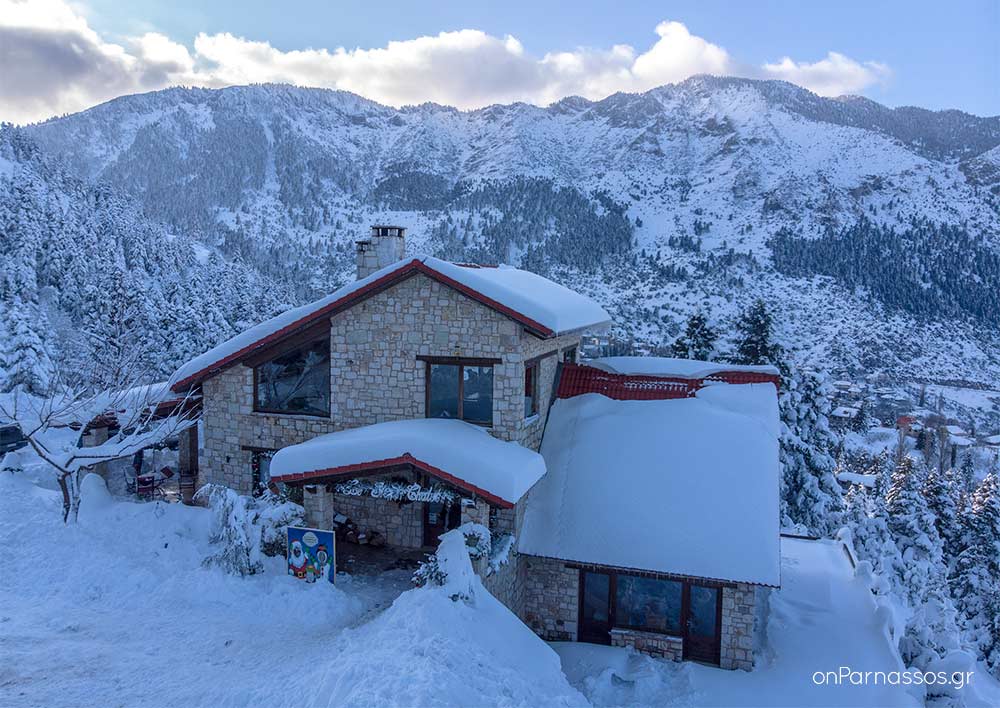 legrandchalet_drone_onparnassos_1000.jpg