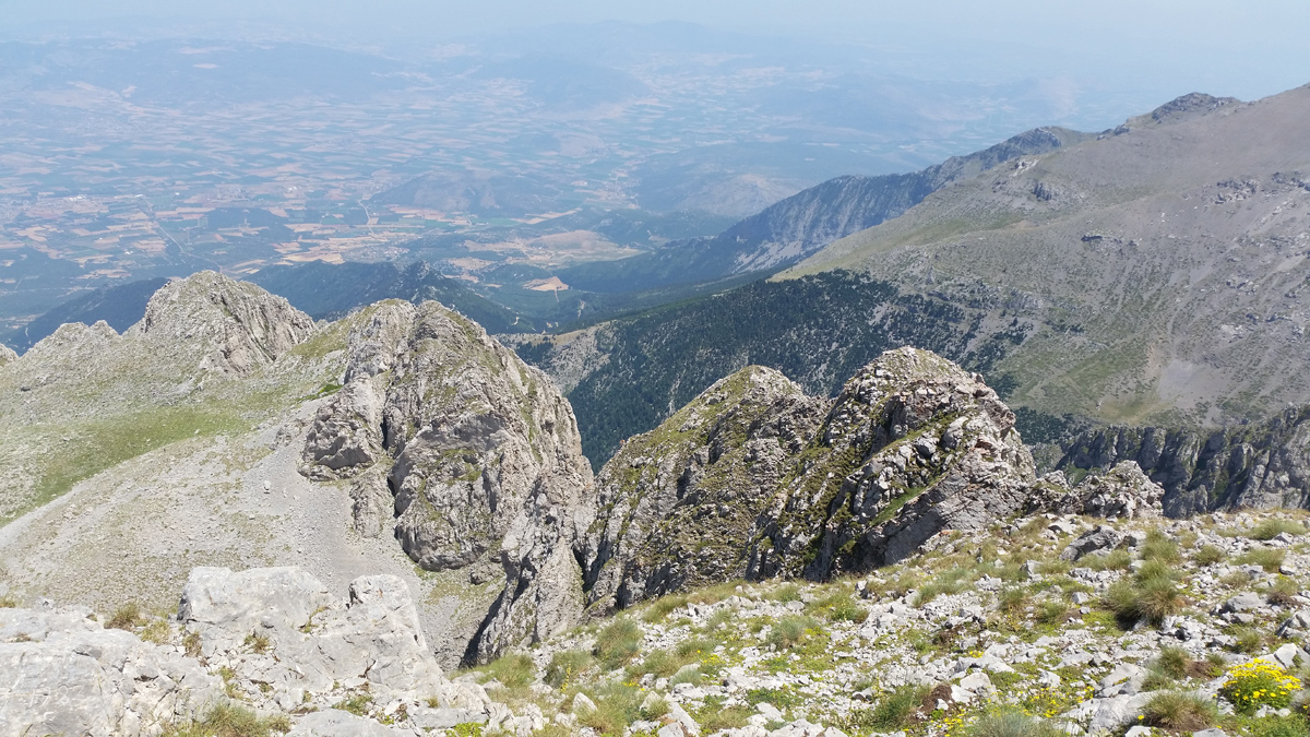 Η θέα από την κορυφή του Παρνασσού, Λιάκουρα. Photo: Γιάννης Κωστελίδης