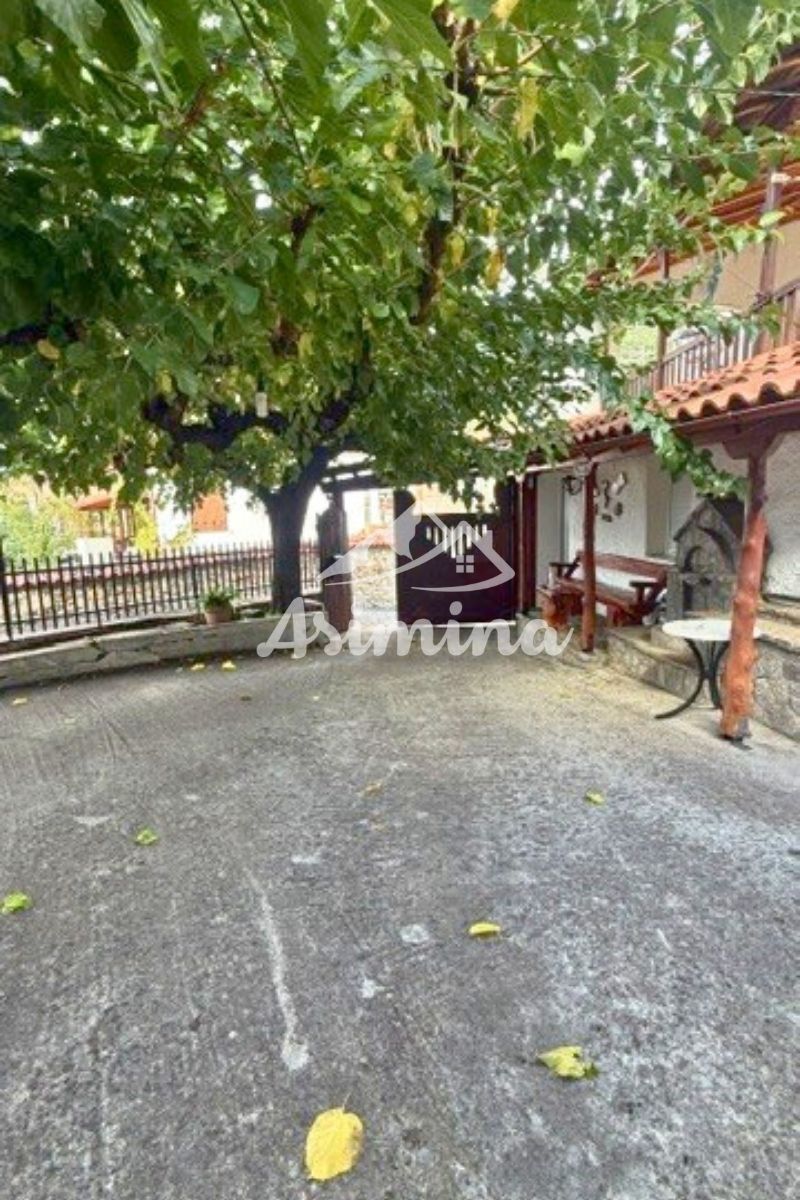 Μεγάλη διώροφη κατοικία στην Πολύδροσο Παρνασσού- AG134