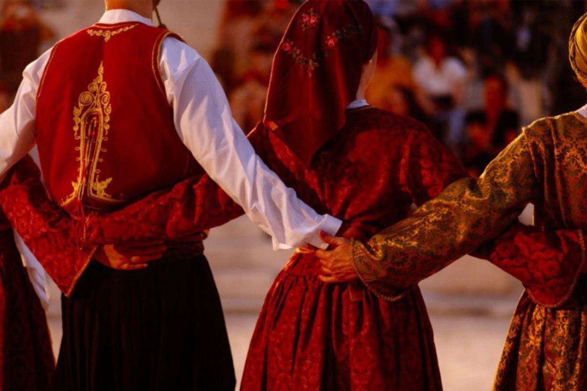 Μουσικοχορευτική παράσταση στην Πολύδροσο: Ζωντανεύει η παράδοση στο Φεστιβάλ «Λάλον Ύδωρ»