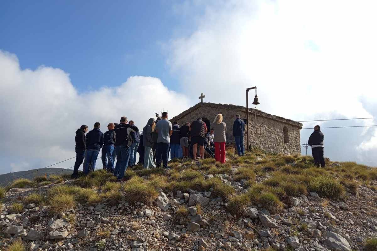 Προφήτης Ηλίας στον Παρνασσό: Θεία Λειτουργία σε υψόμετρο 2.240 μ.